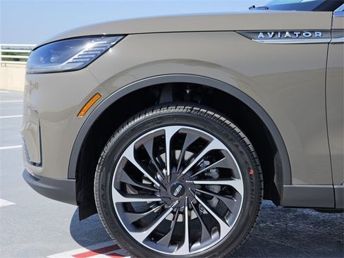 New 2025 Lincoln Aviator Reserve w/ Equipment Group 201A image 10