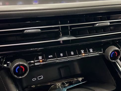 New 2026 Chevrolet Traverse LT image 16