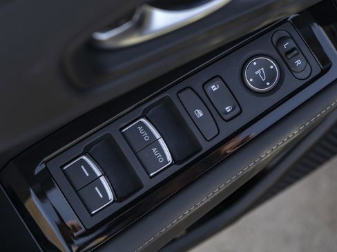 Certified 2025 Honda Accord Touring image 39