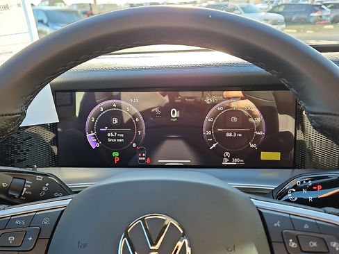 New 2026 Volkswagen Tiguan SE R-Line image 20