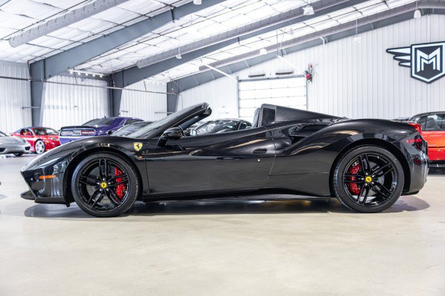 Used 2018 Ferrari 488 Spider RWD image 3