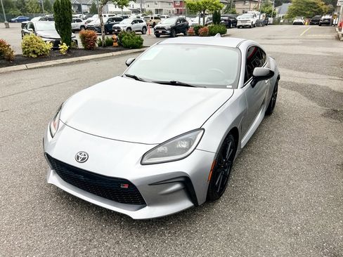 Certified 2023 Toyota GR86 Premium w/ ALL Weather Mat Package (TMS) image 4