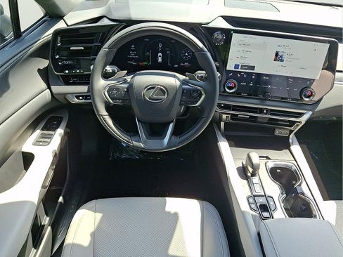 Used 2026 Lexus RX 350h AWD/4WD image 9
