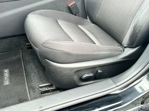 Used 2024 Nissan Altima 2.5 SV FWD image 19