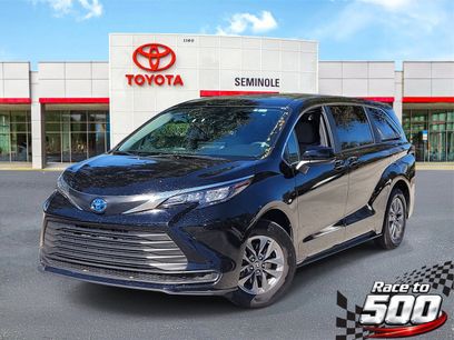 Used 2025 Toyota Sienna LE