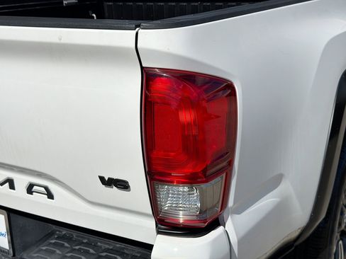 Used 2016 Toyota Tacoma TRD Sport w/ Premium & Technology Package image 26