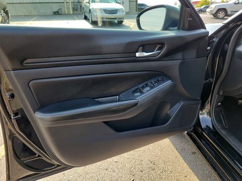 Used 2024 Nissan Altima 2.5 SV FWD image 23