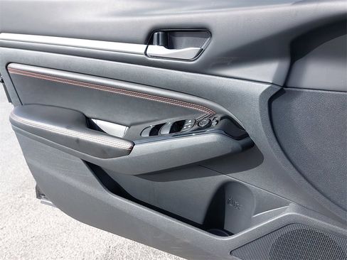 Used 2023 Nissan Altima 2.5 SR image 23