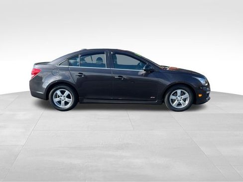 Used 2016 Chevrolet Cruze LT image 4