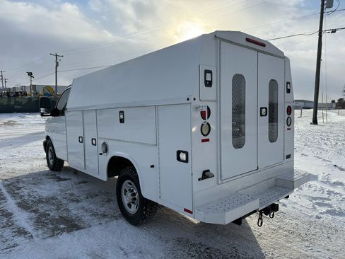 Used 2016 Chevrolet Express 3500 image 7