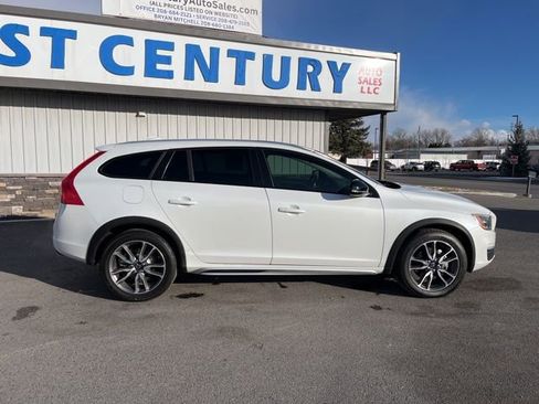 Used 2015 Volvo V60 T5 Cross Country Platinum w/ Protection Package image 15