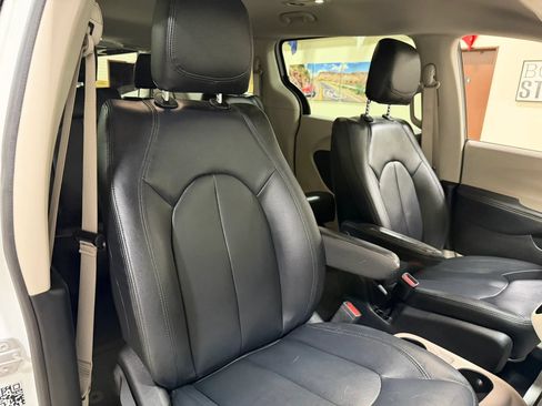 Used 2022 Chrysler Voyager LX w/ Fleet Security Group FWD image 38