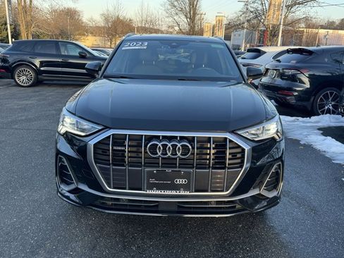Used 2023 Audi Q3 2.0T Premium w/ Convenience Package image 2