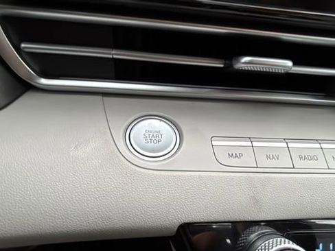 Used 2023 Hyundai Elantra Limited image 29