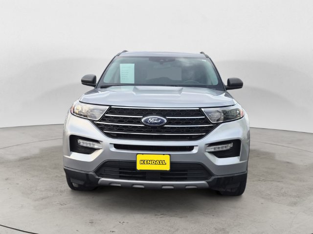 Used 2022 Ford Explorer XLT w/ Equipment Group 202A AWD/4WD image 2