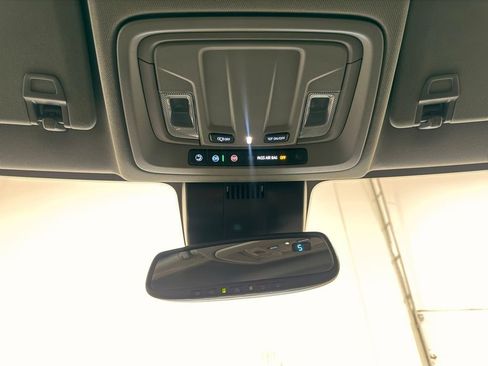 Used 2023 Chevrolet Silverado 1500 Custom AWD/4WD image 19