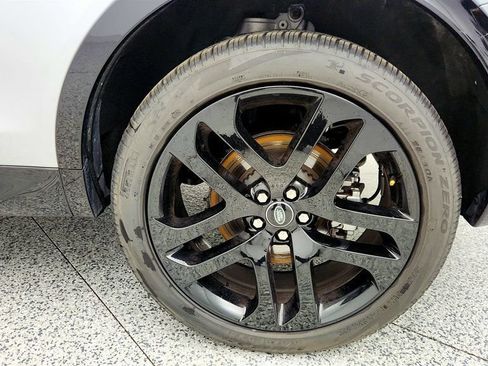 Used 2025 Land Rover Discovery Sport Dynamic SE image 13