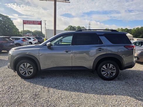 Used 2025 Nissan Pathfinder SV AWD/4WD image 3