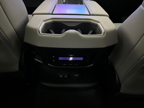 Used 2023 Toyota Sequoia Limited image 31