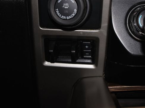 Certified 2018 Ford F150 Lariat image 30