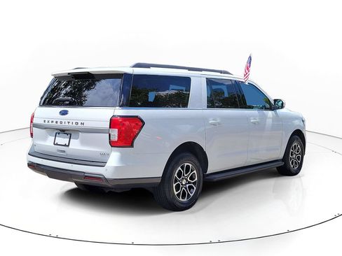 Used 2023 Ford Expedition Max XLT RWD image 3