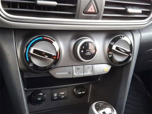 Used 2019 Hyundai Kona SEL image 15