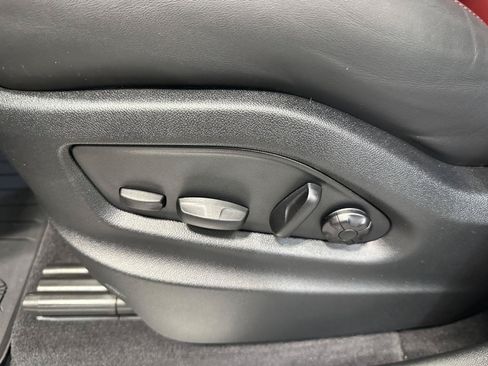 Used 2025 Porsche Cayenne S AWD/4WD image 19