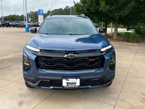Used 2026 Chevrolet Equinox RS AWD/4WD image 2