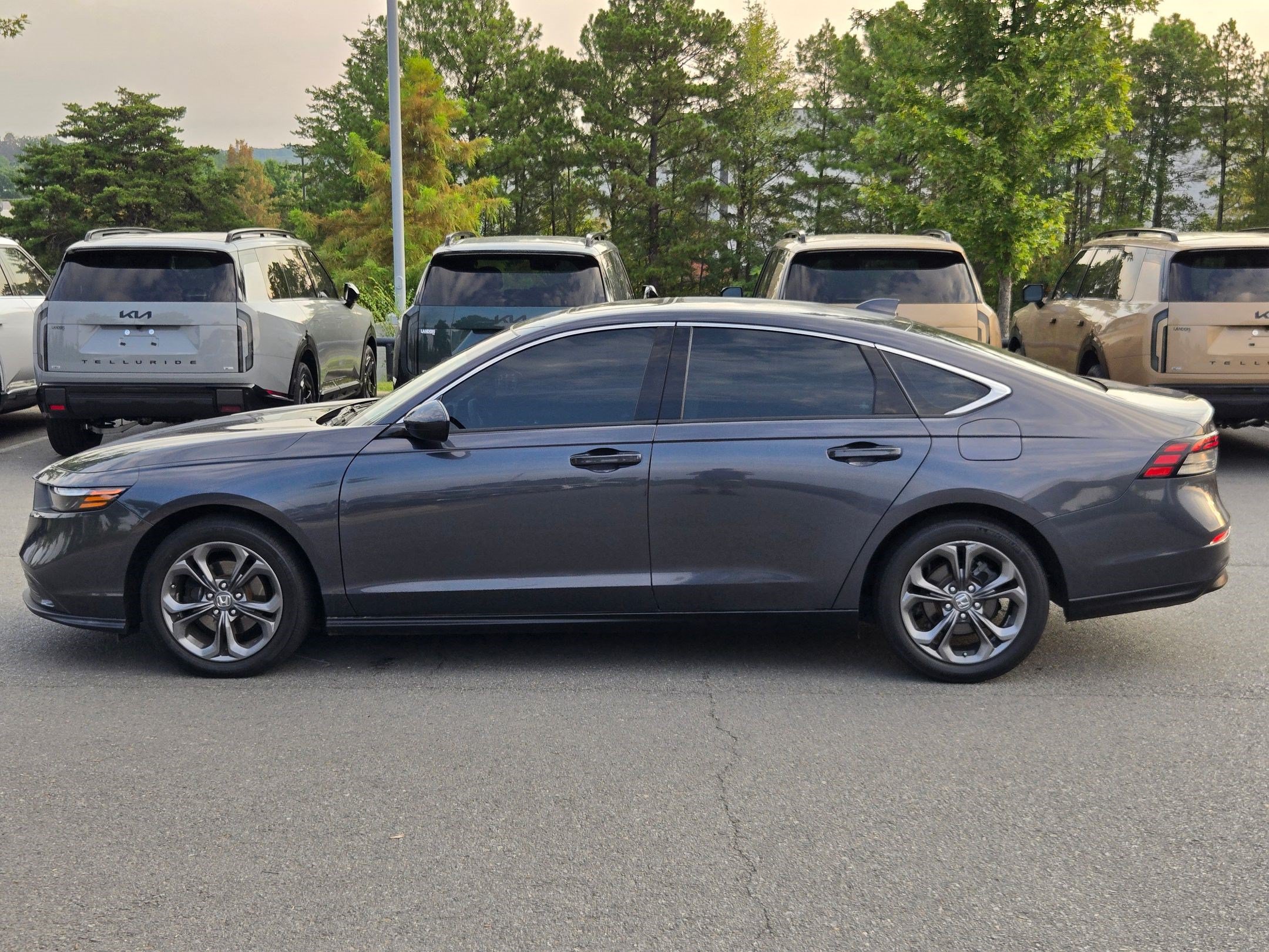 Used 2023 Honda Accord EX image 4
