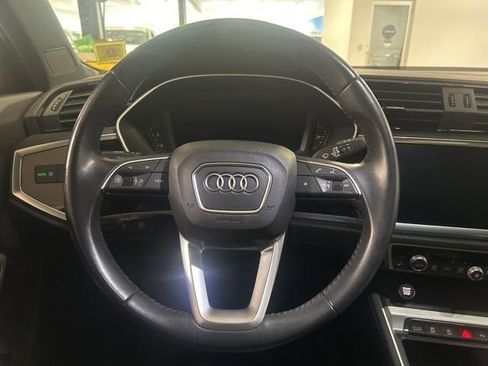 Used 2020 Audi Q3 2.0T Premium w/ Convenience Package AWD/4WD image 13