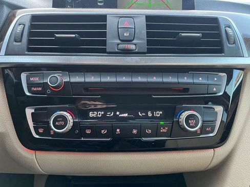 Used 2017 BMW 320i 320i Sedan image 25