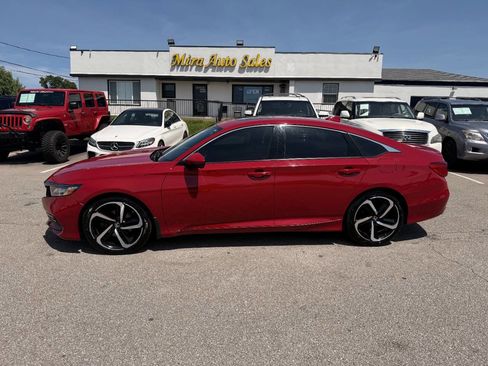Used 2019 Honda Accord Sport image 1