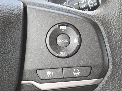 Used 2024 Honda Odyssey EX image 4