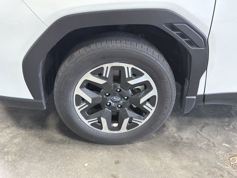 Certified 2025 Subaru Forester Premium AWD/4WD image 15
