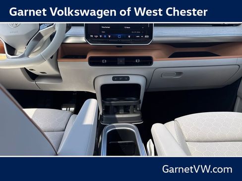 New 2025 Volkswagen ID. Buzz 1st Edition AWD/4WD image 17