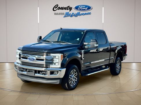 Used 2019 Ford F250 Lariat w/ Lariat Ultimate Package AWD/4WD image 2