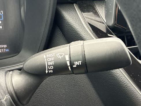 Used 2022 Toyota Corolla LE FWD image 26