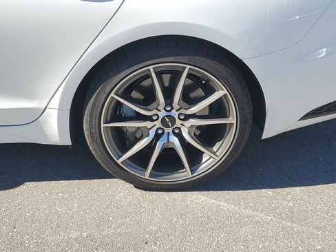 Used 2025 Genesis G70 2.5T image 13