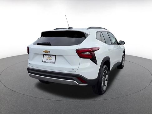 Used 2025 Chevrolet Trax LT image 14