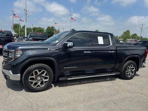 Used 2022 GMC Sierra 1500 SLT w/ SLT Premium Plus Package AWD/4WD image 3