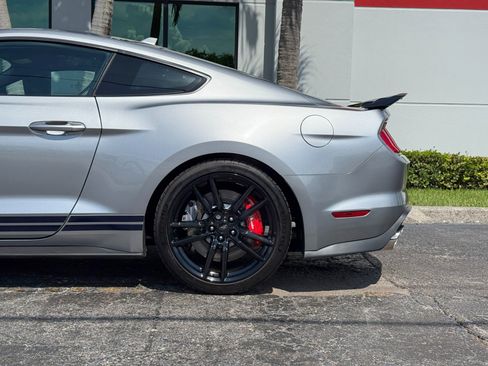 Used 2022 Ford Mustang Shelby GT500 w/ Handling Package RWD image 17