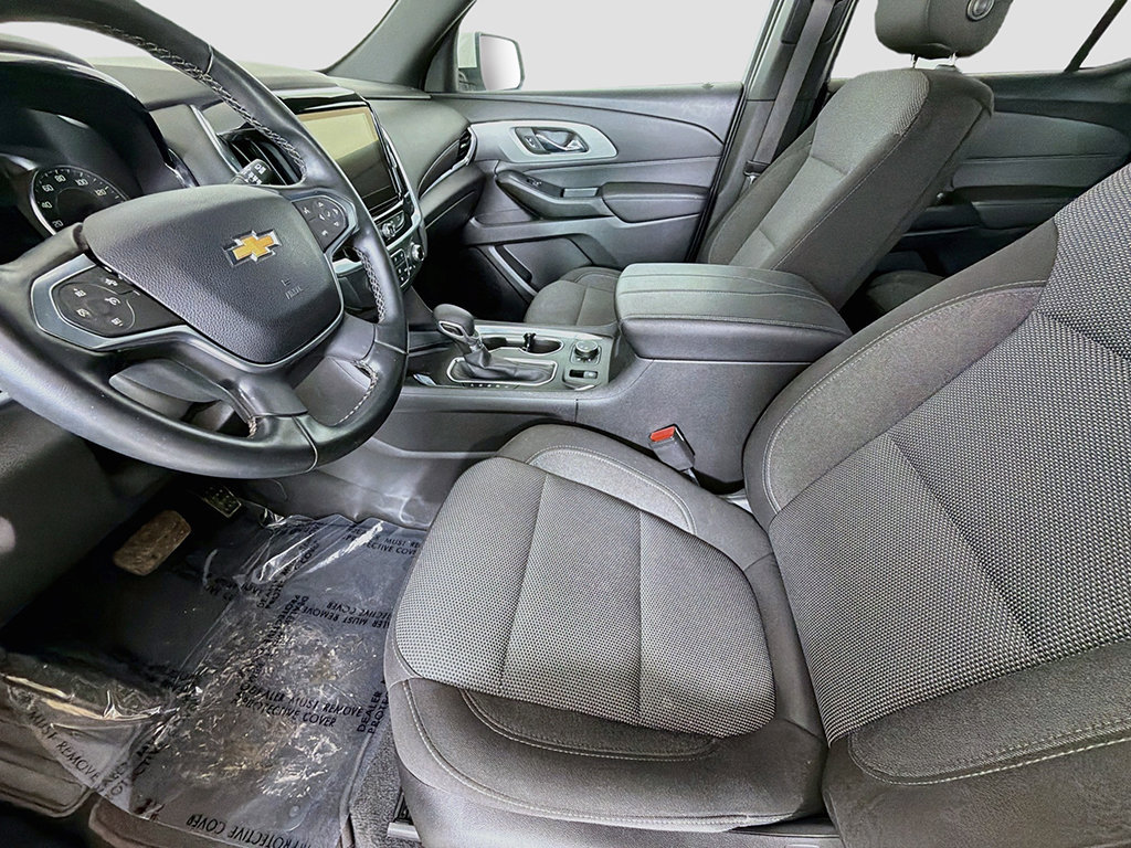 Used 2023 Chevrolet Traverse LT w/ LPO, 'HIT The Road' Package AWD/4WD image 21