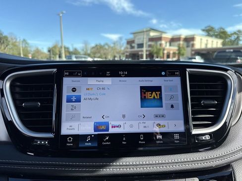 New 2026 Chrysler Pacifica Select image 21