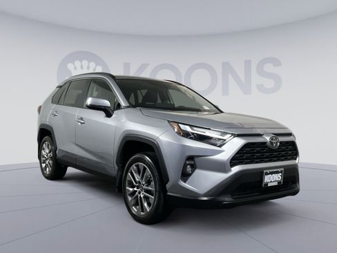Used 2023 Toyota RAV4 XLE Premium AWD/4WD image 10