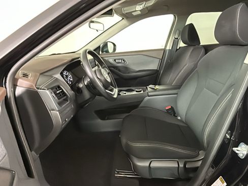 Used 2023 Nissan Rogue S AWD/4WD image 11