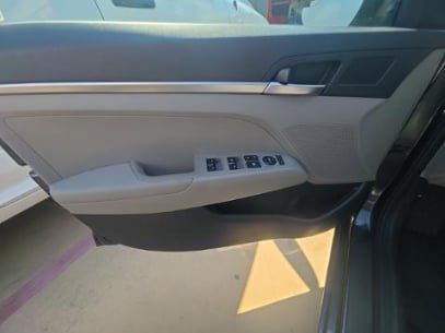 Used 2020 Hyundai Elantra SE FWD image 12