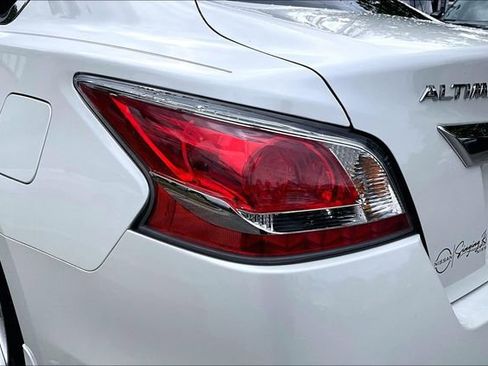 Used 2015 Nissan Altima 2.5 SL w/ Technology Package FWD image 20