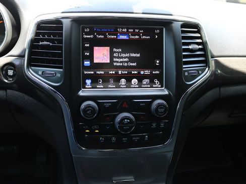 Used 2017 Jeep Grand Cherokee Altitude RWD image 22