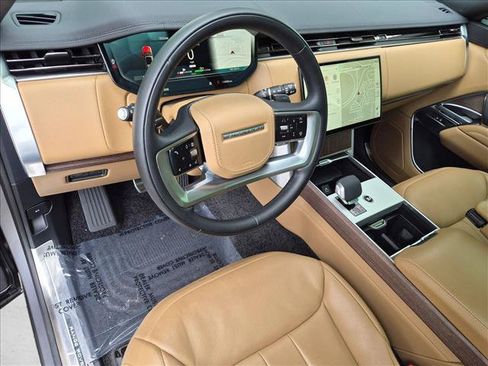 Certified 2025 Land Rover Range Rover SE AWD/4WD image 10