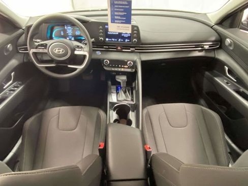 Certified 2025 Hyundai Elantra Blue image 10